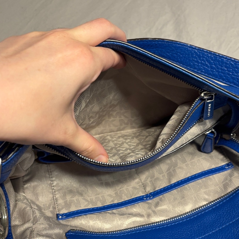 Michael Kors Vibrant Blue Shoulder Bag - Picture 6 of 12